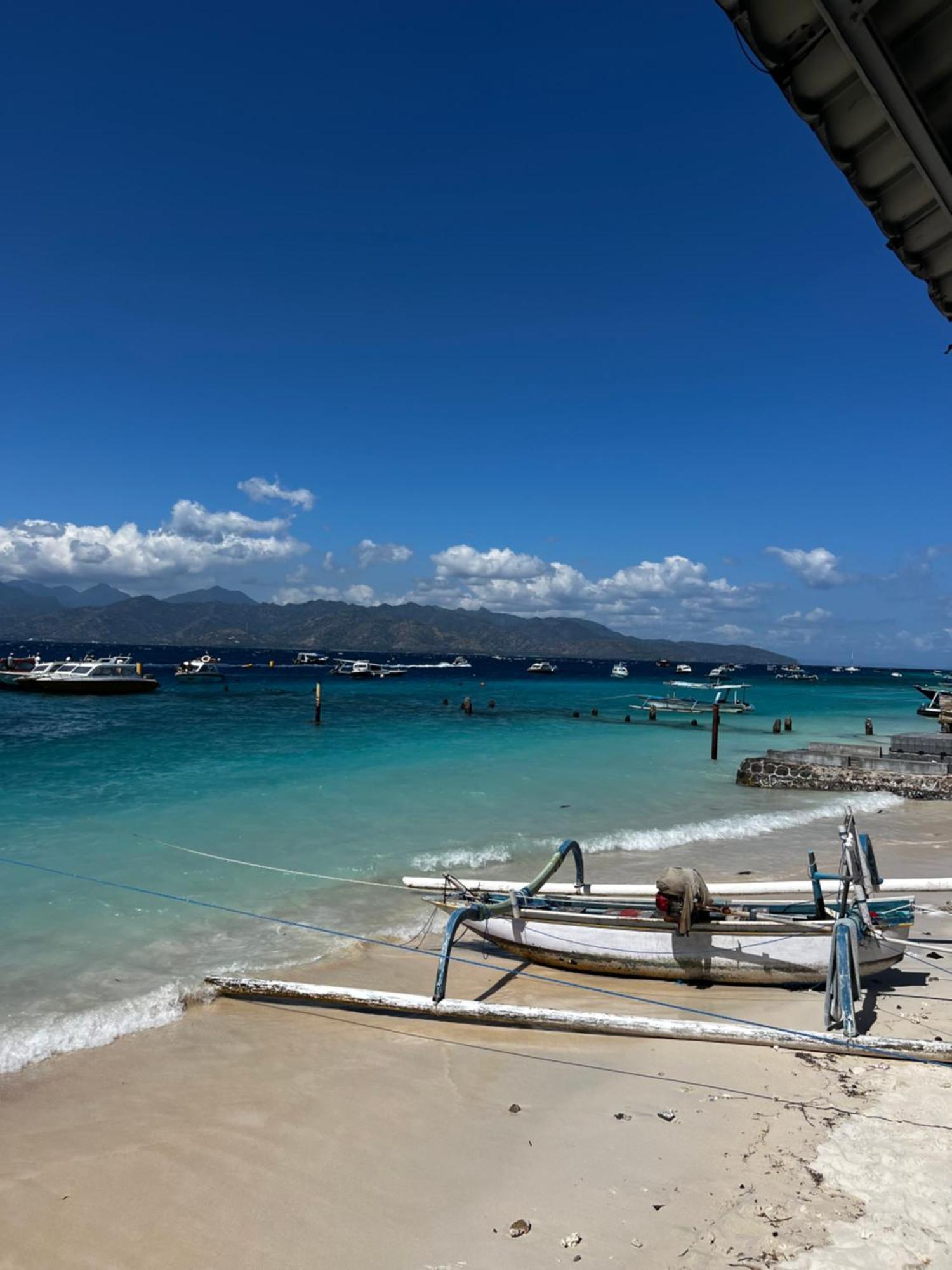 Tropica Gili Total Body Fit - Free Access Gym And Coworking Space Gili Trawangan Kültér fotó