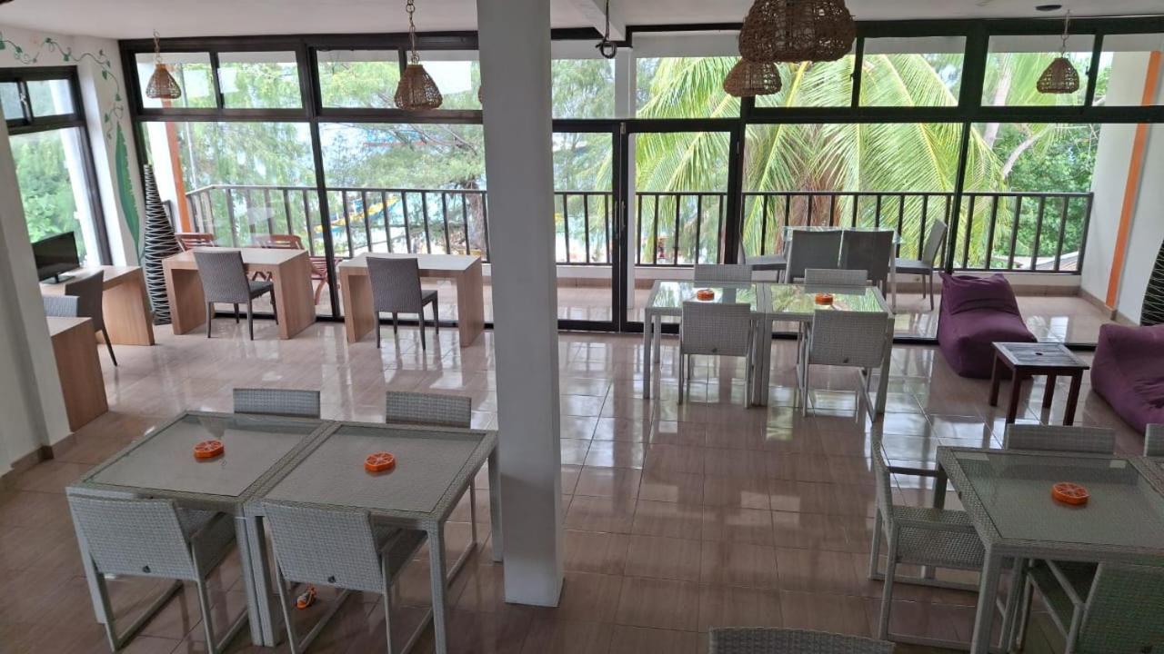 Tropica Gili Total Body Fit - Free Access Gym And Coworking Space Gili Trawangan Kültér fotó