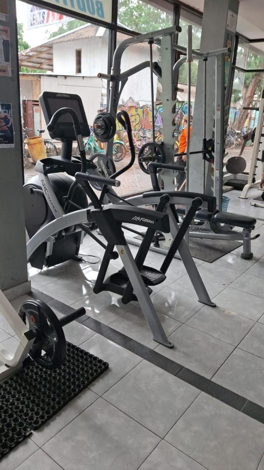 Tropica Gili Total Body Fit - Free Access Gym And Coworking Space Gili Trawangan Kültér fotó