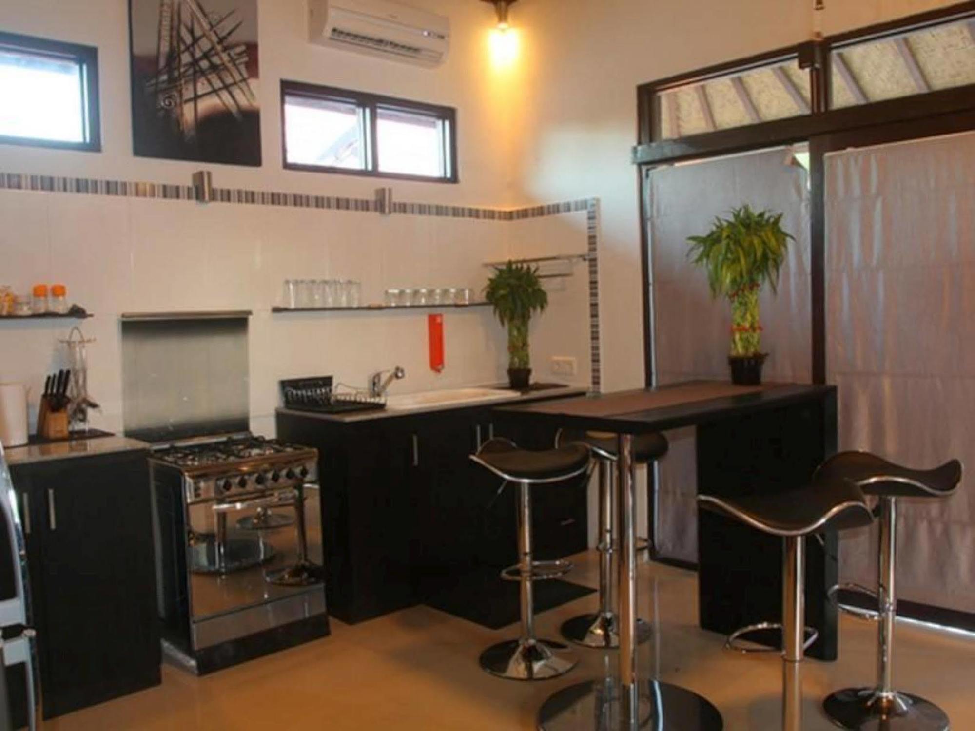 Tropica Gili Total Body Fit - Free Access Gym And Coworking Space Gili Trawangan Kültér fotó